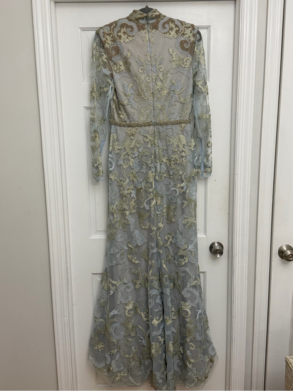MAC DUGGAL Beaded Queen Anne Lace Long Sleeve V-neck Trumpet Gown - Picture 4 of 5